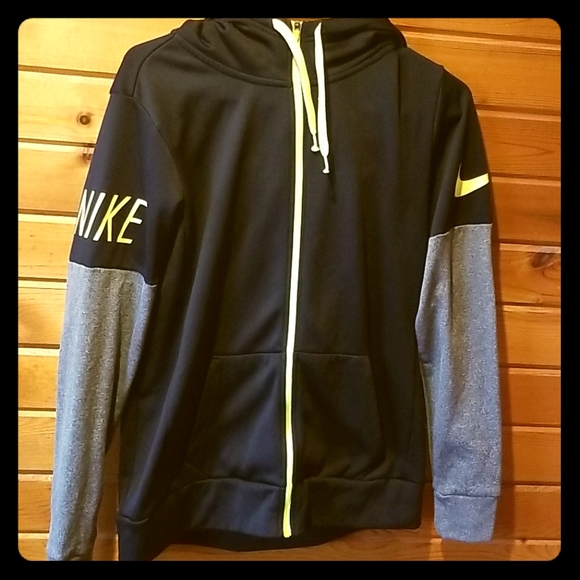 Nike Sweatshirt - Picture 2 of 6